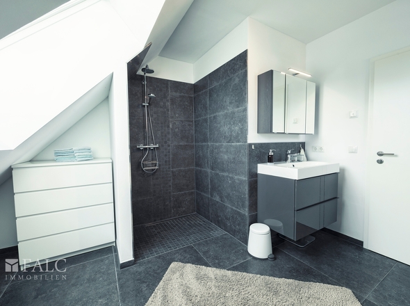 2. Badezimmer Dachgeschoss