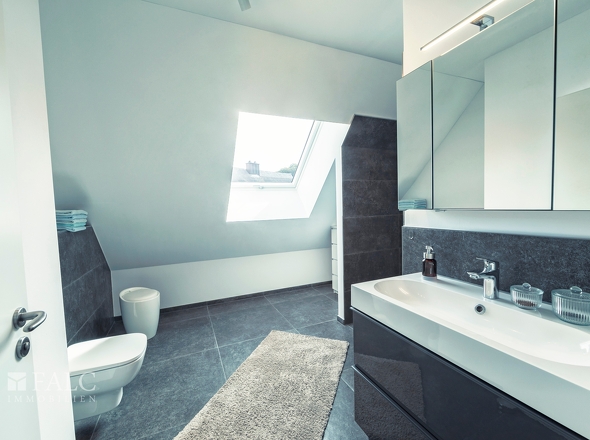 2. Badezimmer Dachgeschoss