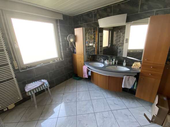 Doppelwaschbecken im Bad