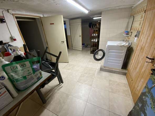 gefliester Waschkeller