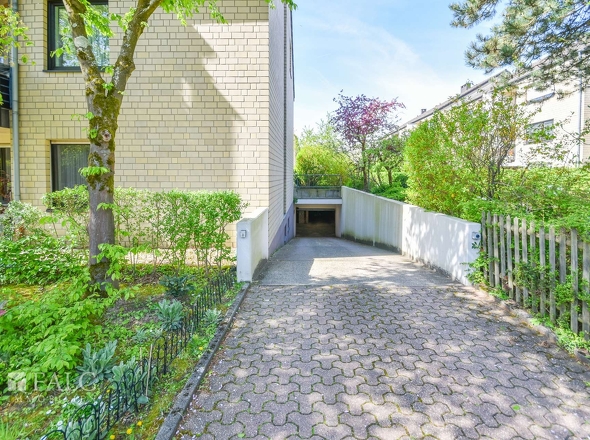 Tiefgaragenzufahrt