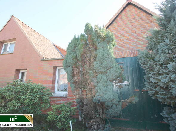 EFH mit großzügig verbundener Nutzfläche u. Vorgarten