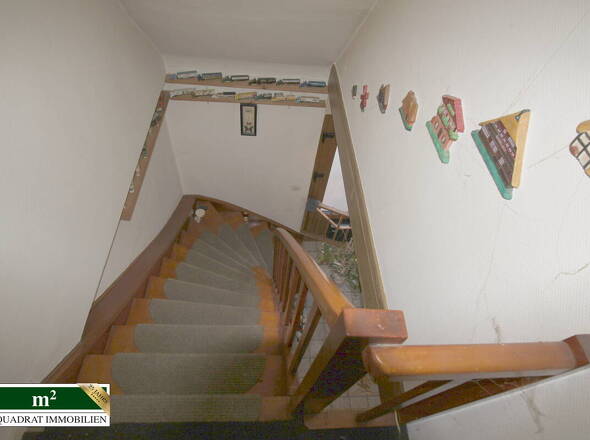 Holztreppe DG ins EG