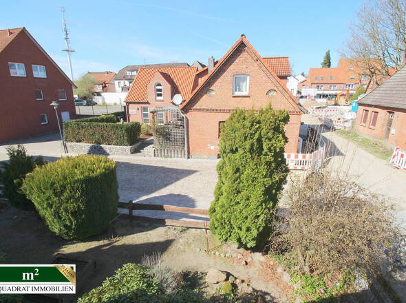 Blick auf Garten u. Nachbarschaft