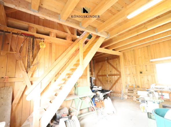 und geräumigem Scheunenraum