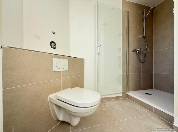 Bad mit ebenerdiger Dusche 