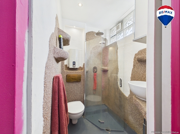 Dad mit Dusche W.rechts