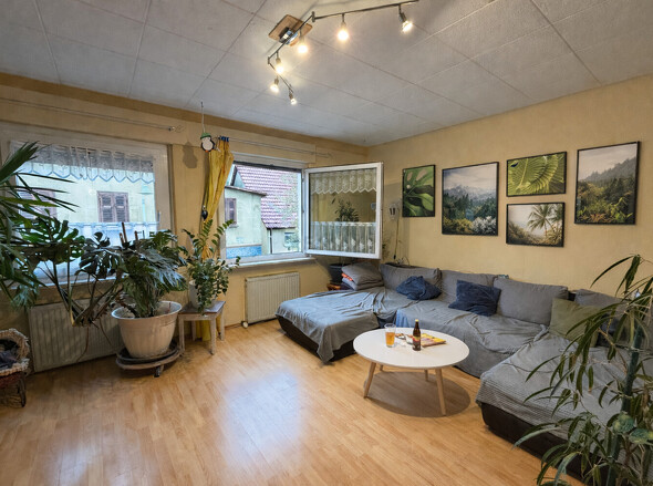 OG Wohnzimmer  mit KI entpersonalisiert