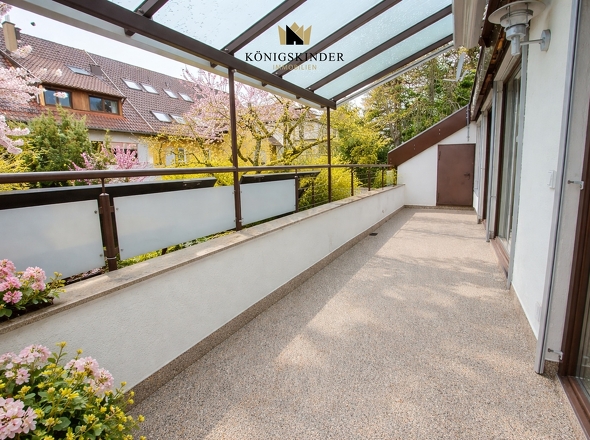 Frühling auf dem Balkon mit Ausblick
