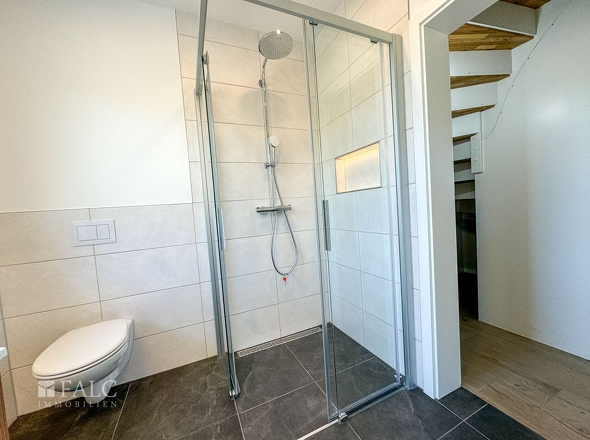 Dusche im Gäste WC