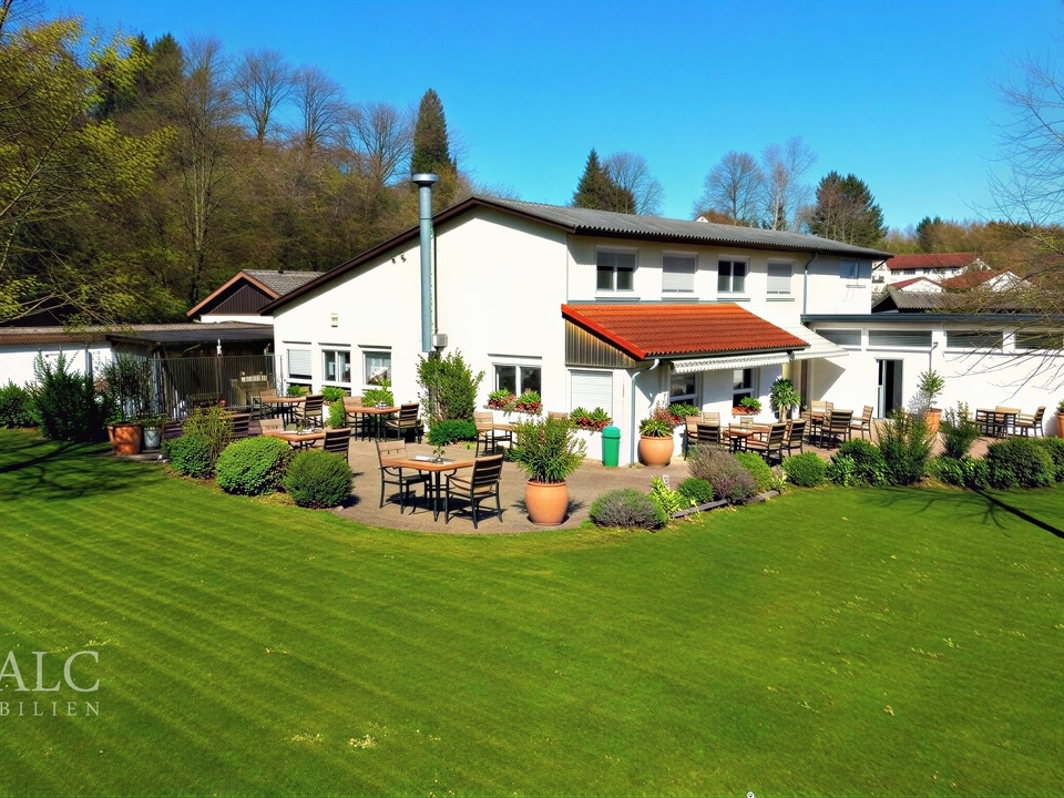 Mitten im Schefflenzer Freibad