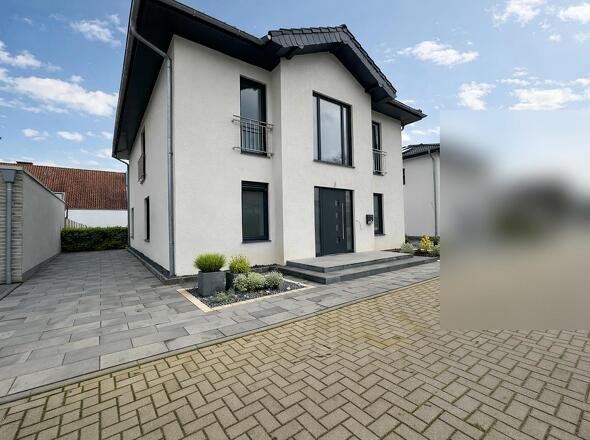 „Lassen Sie Ihren Träumen freien Lauf – Ihr exklusives Zuhause erwartet Sie Bepflanzung visualisiert“
