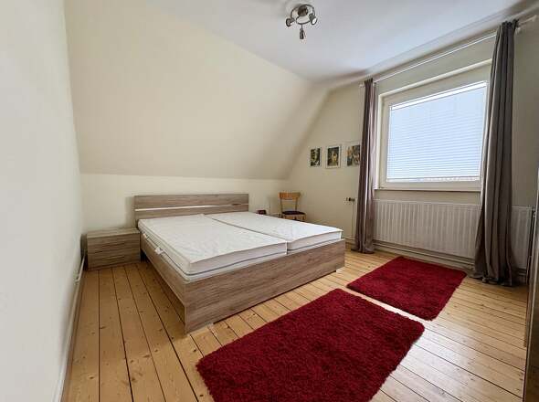 Schlafzimmer DG