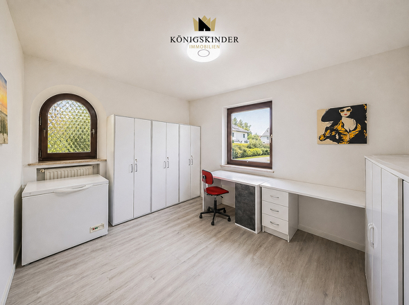 Arbeits oder Kinderzimmer