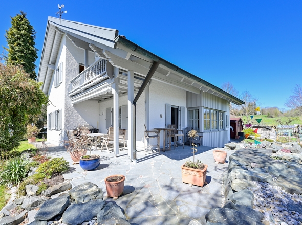 Haus mit Terrasse