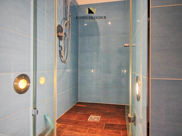 Große Dusche