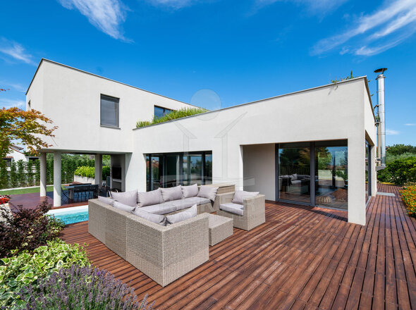 Sonnige Terrasse
