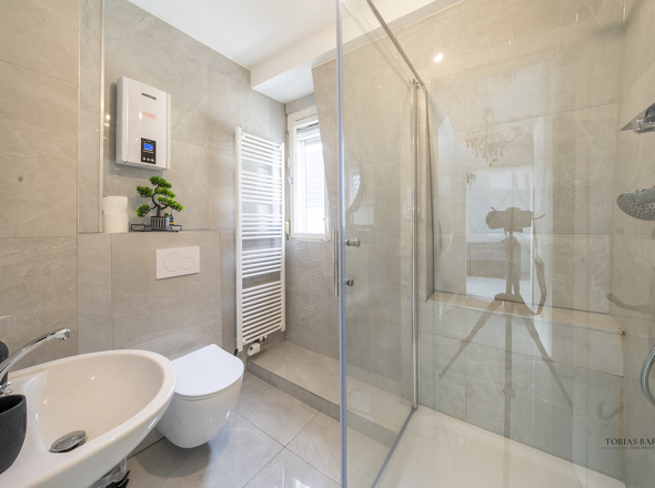 Badezimmer 2