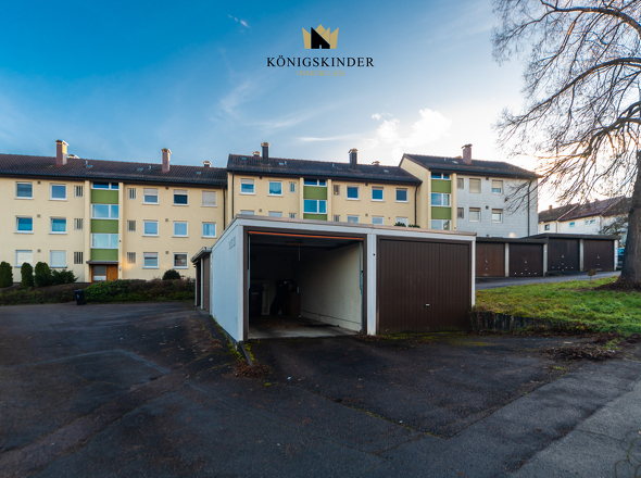 Garage zur Wohnung