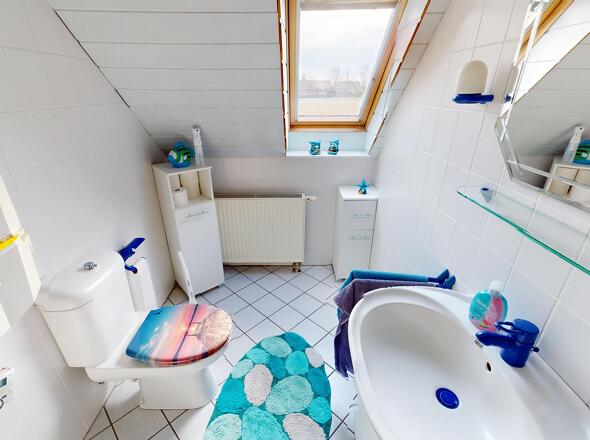 Weiteres Badezimmer im OG