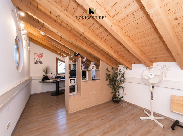 Büro/Kinderzimmer