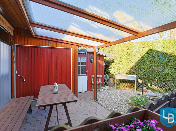 Untere Wohneinheit mit kleinem Garten