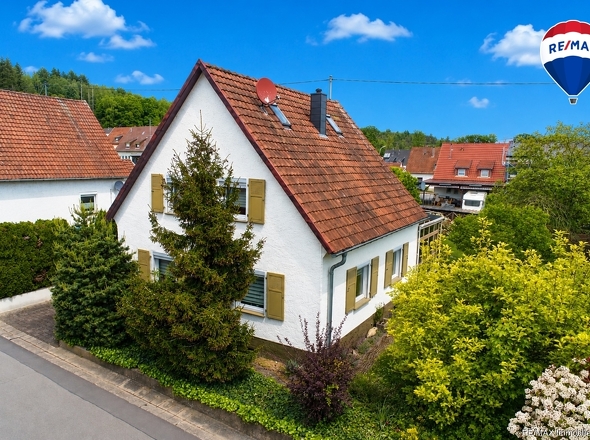 RE/MAX Immobilien DeLux Haus in Mettlach zu verkaufen