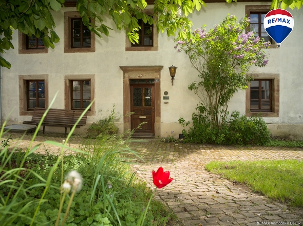 REMAX Immobilien DeLux Einfamilienhaus Frontansicht Blieskastel Mark Matthias Borowicz 