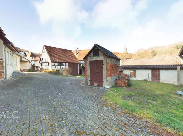 Hof mit Backhaus
