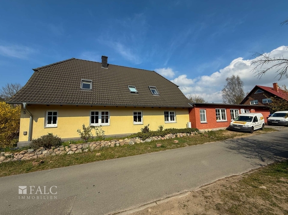 Straßenansicht