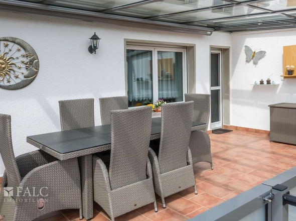 Überdachter Balkon