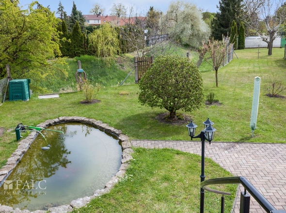 Garten m. Teich