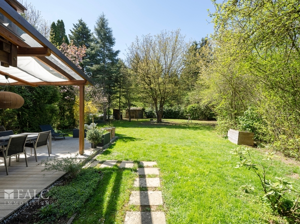 Garten mit Terrasse