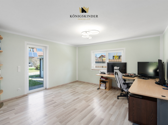 Büro EG