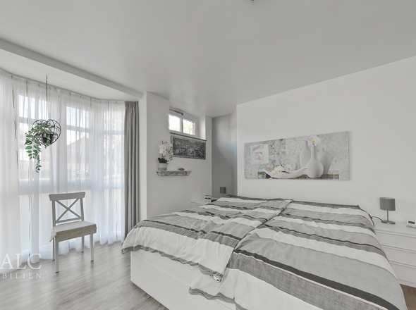 Schlafzimmer 1
