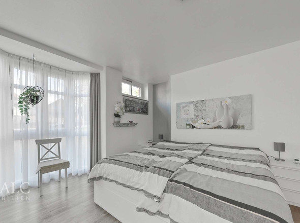 Schlafzimmer 1