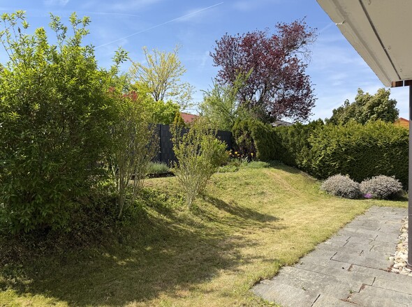 Terrasse mit Garten