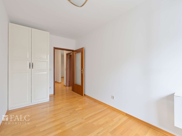 (Schalf-)Zimmer 1 Blick Tür