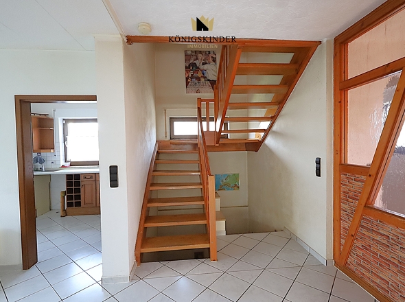 über die raumgestaltende Treppe...