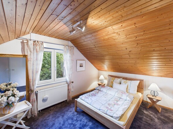 Schlafzimmer III