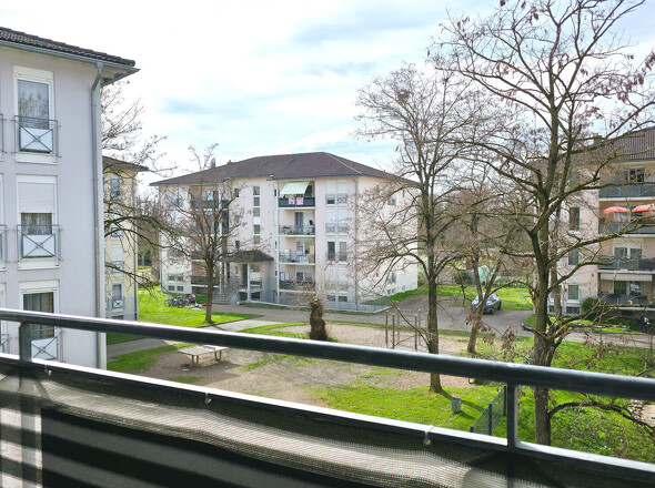 Balkon mit Ausblick in den Innenhof