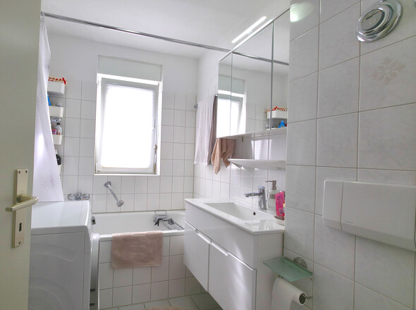 Badezimmer mit Tageslicht