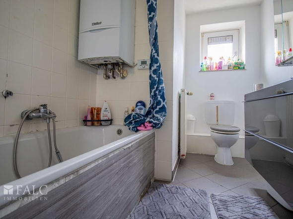 Badezimmer (2. OG)