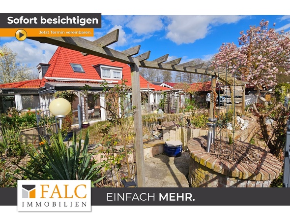 Vorderansicht / Garten / Teich