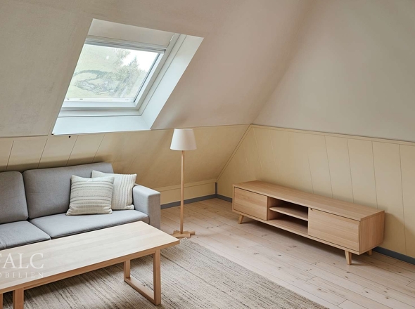 Zimmer OG - KI bearbeitet