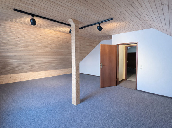 Ausgebautes Dachgeschoss – ideal als Gäste- oder Arbeitsbereich