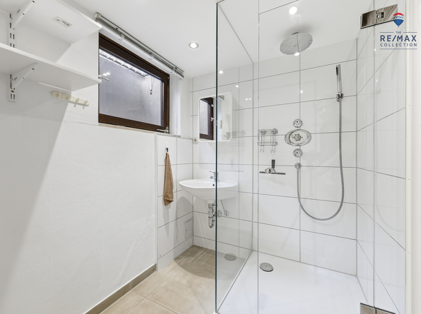 Saunabereich mit Dusche