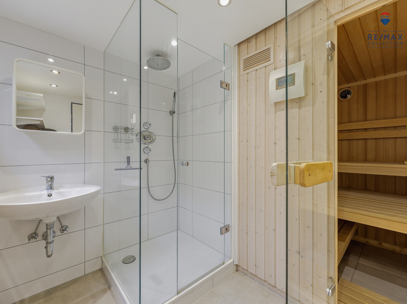 Saunabereich mit Dusche