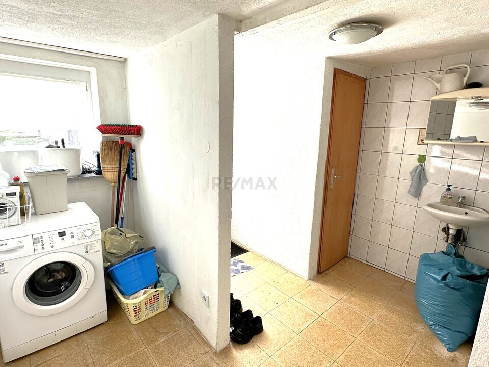 Waschküche und zusätzliches WC