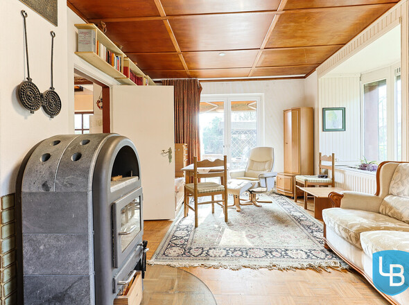Wohnzimmer mit Kamin 
